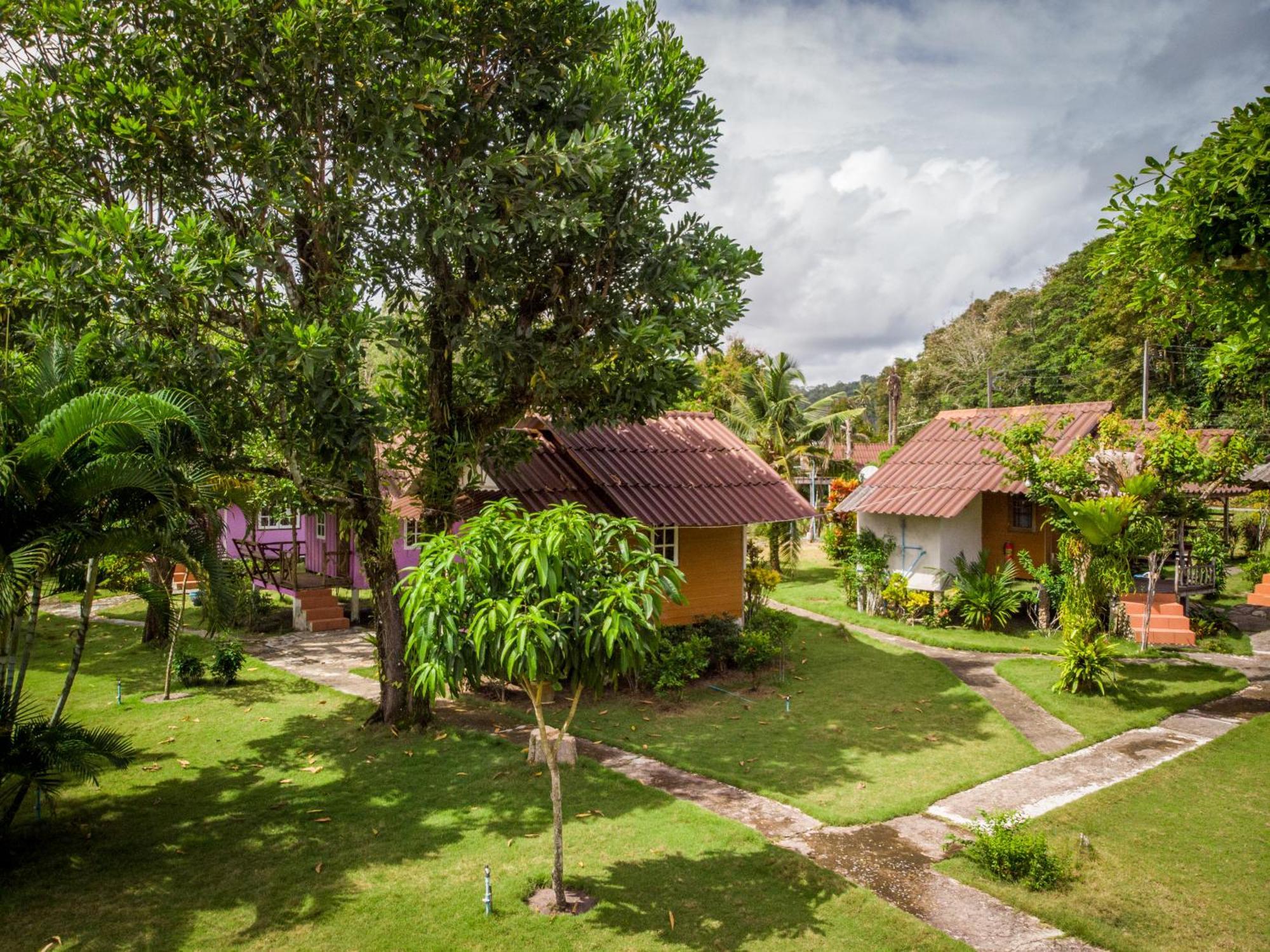 The Mermaid House Hotel Ko Kut Exterior photo